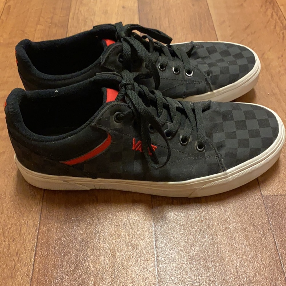 Men’s Vans Shoes - Picture 5 of 6